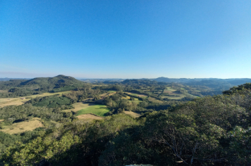 Foto - TRILHA DAS PEDRAS ABRAÇADAS