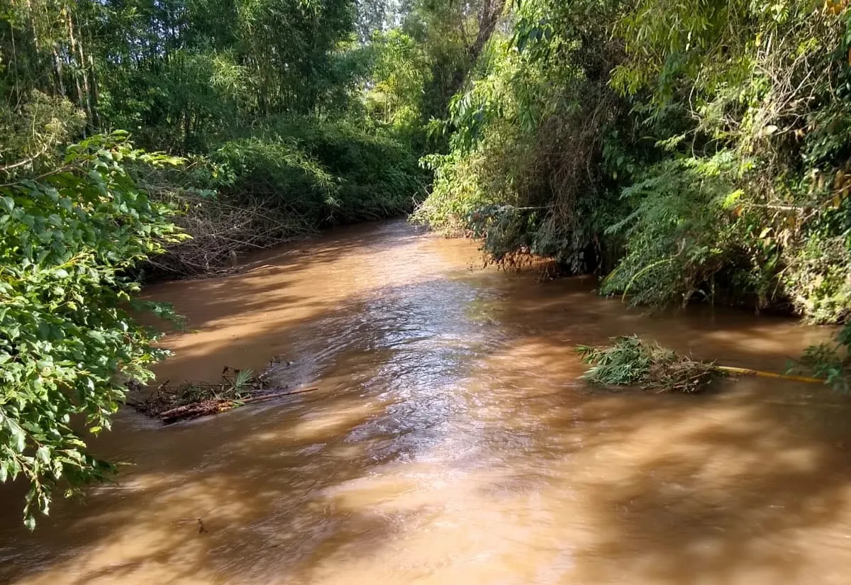 Arroio Ribeiro recebe limpeza