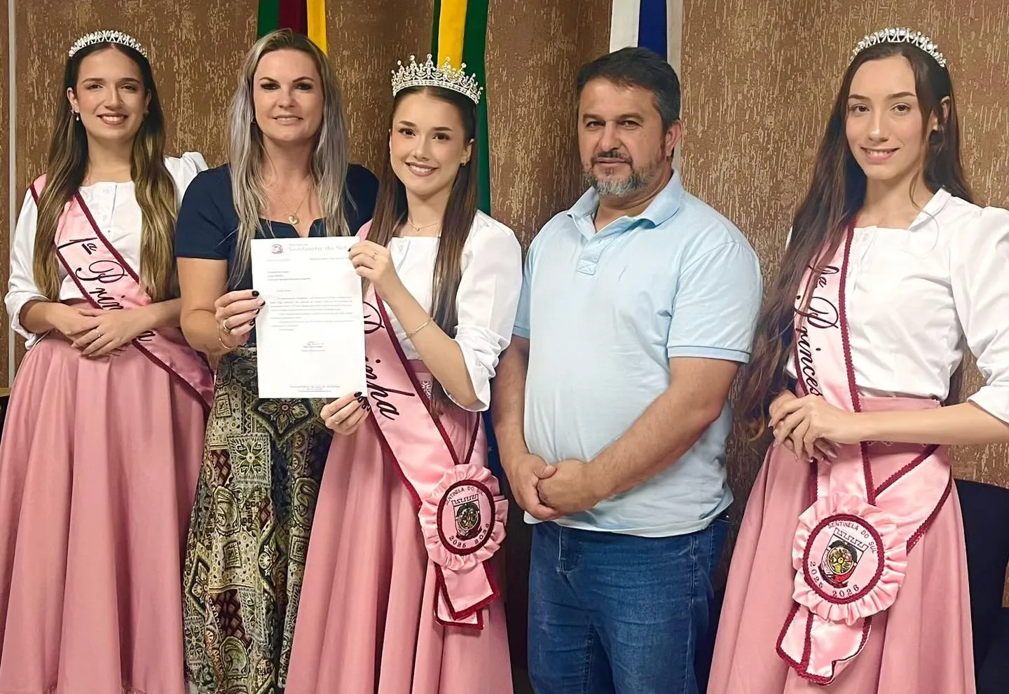 Soberanas de Sentinela do Sul visitam a Prefeitura