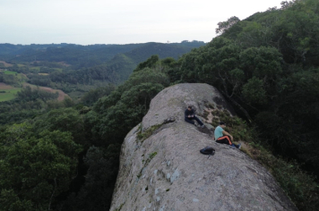 Foto - TRILHA DAS PEDRAS ABRAÇADAS