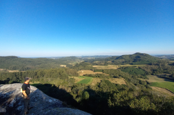 Foto - TRILHA DAS PEDRAS ABRAÇADAS